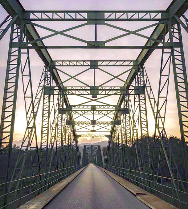 Puente símbolo del trayecto hacia la transformación